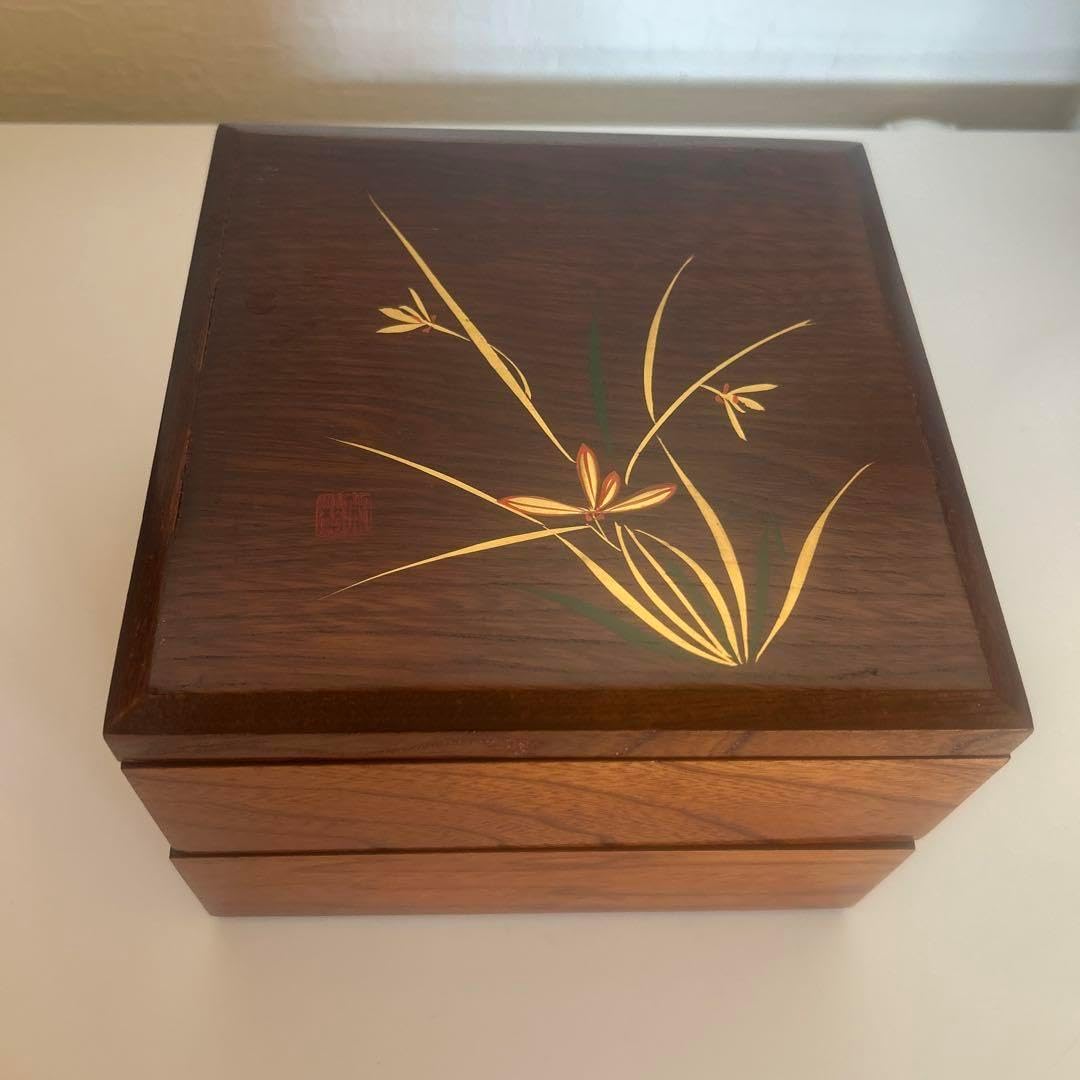 美品】箔一 木製二段重箱 金箔加飾 桐箱入り 新商品入荷